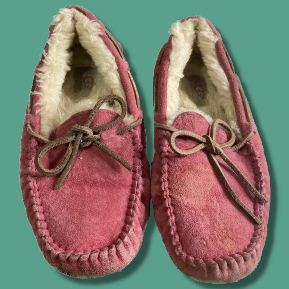 UGG pink dakota moccasins